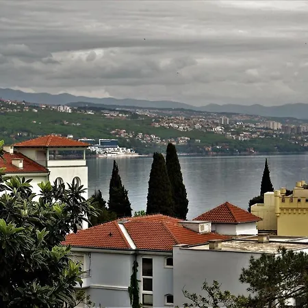 Lägenhet Zdenka - 100 M From The Opatija