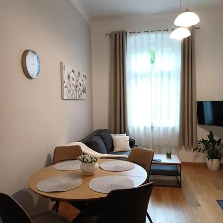 Апартаменты Zdenka - 100 M From The