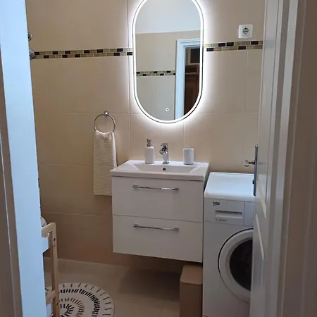 Zdenka - 100 M From The Beach Apartment