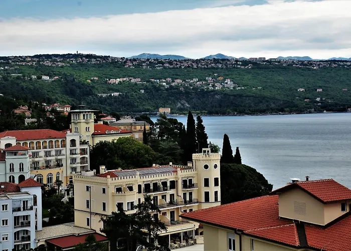 Zdenka - 100 M From The * Opatija