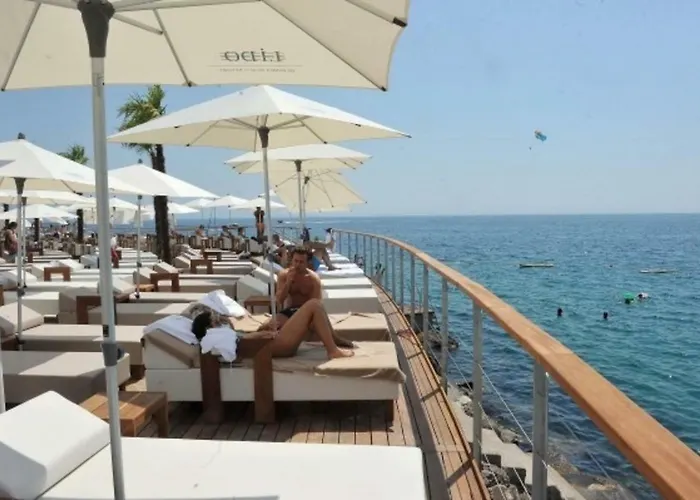 Zdenka - 100 M From The * Opatija