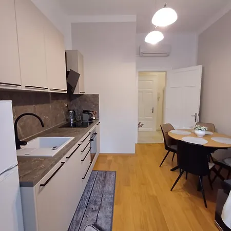 Lejlighed Zdenka - 100 M From The *