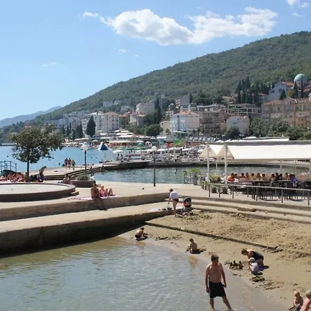 Zdenka - 100 M From The Apartment Opatija